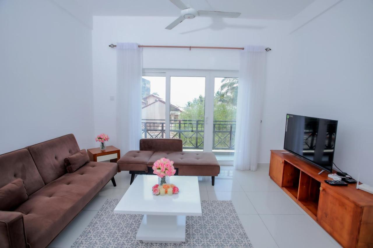 Apartment De Saram Residencies *