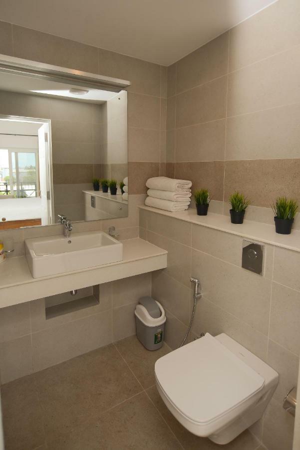 Apartment De Saram Residencies